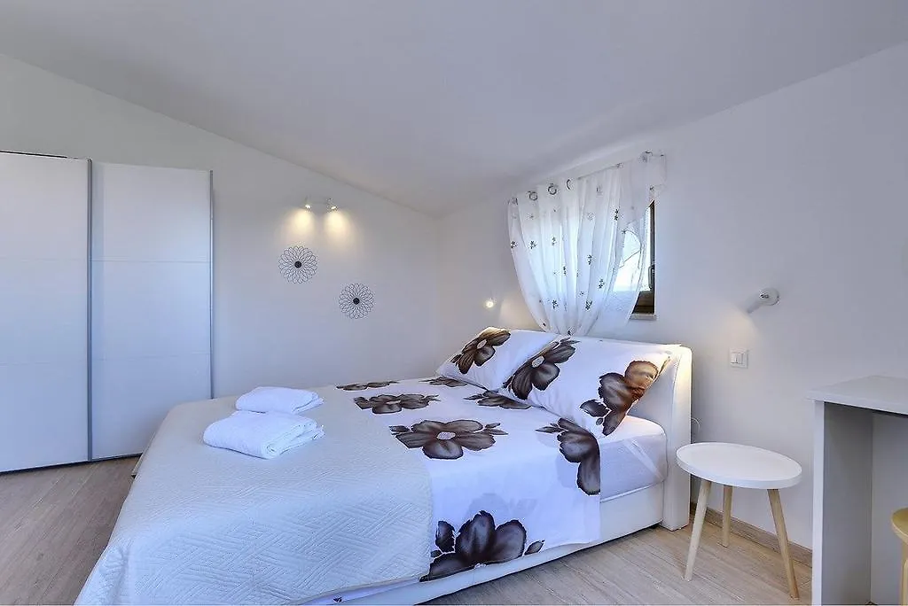 Apartments Buic Vinkuran